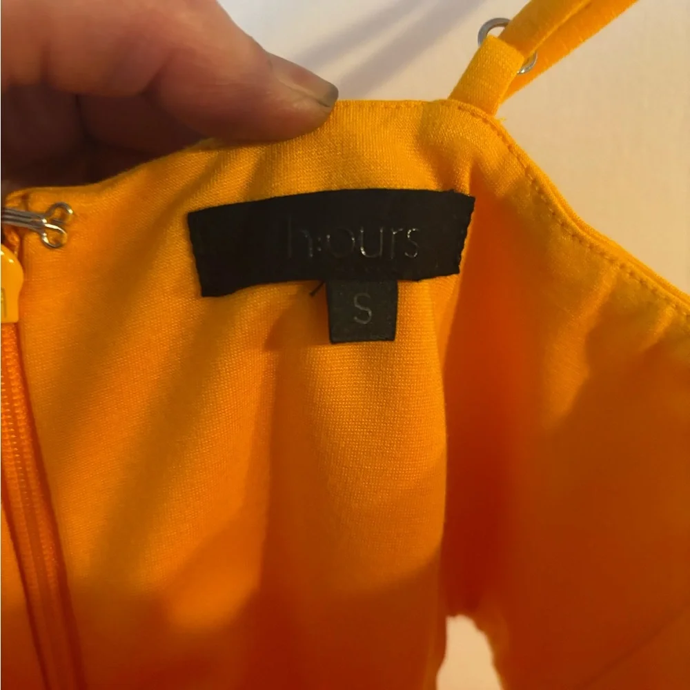 Haydon dress in canary Yellow - Picture 4 of 5